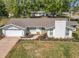 30 Normandy Dr, Lake Saint Louis, MO 63367
