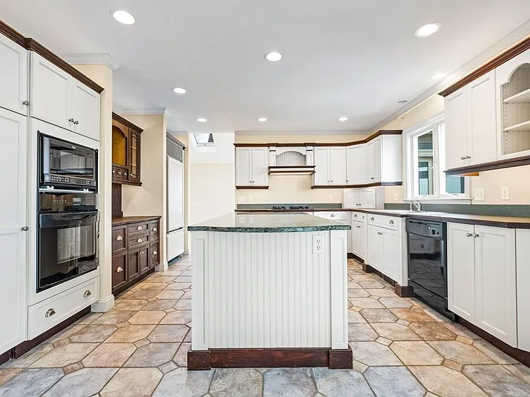 42 Oak Bluff Cir — Photo 22