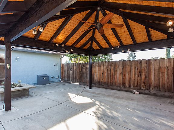 3rd image of 5213 Creekpaum Dr