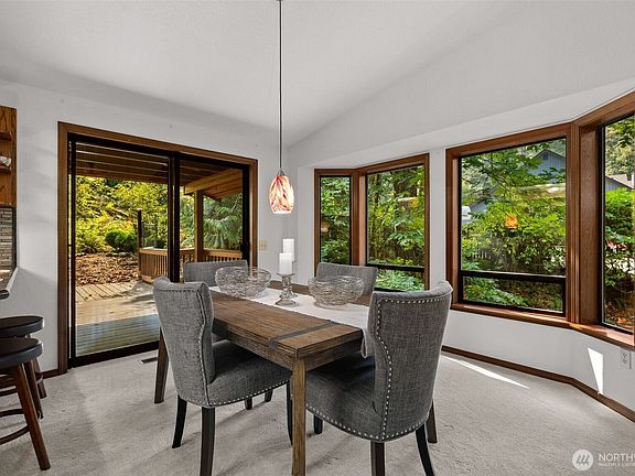 4th image of 7918 Bright Court SW