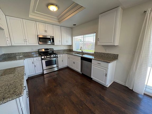 5th image of 4171 Shady Glade Dr