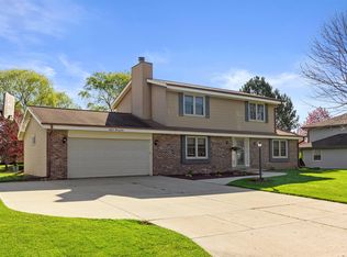 N109W16298 Hawthorne Dr, Germantown, WI 53022