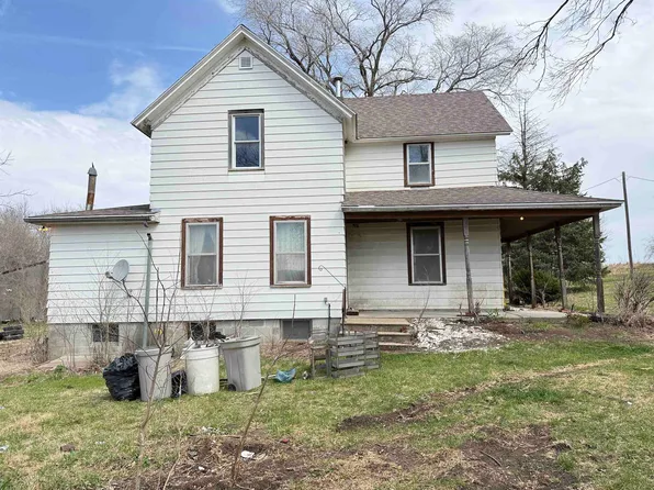 571 N 12th Rd, Palmyra, NE 68418