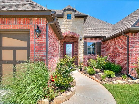 3rd image of 312 Centennial Farm Ln