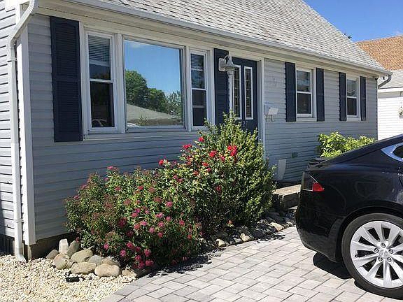 2nd image of 427 Tunney Ave
