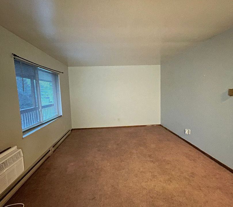 1st image of 1053 S Jackson St APT 7