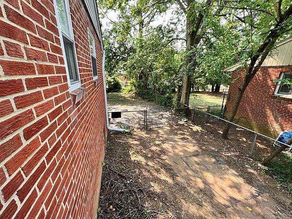 4th image of 608 Hanson Ave