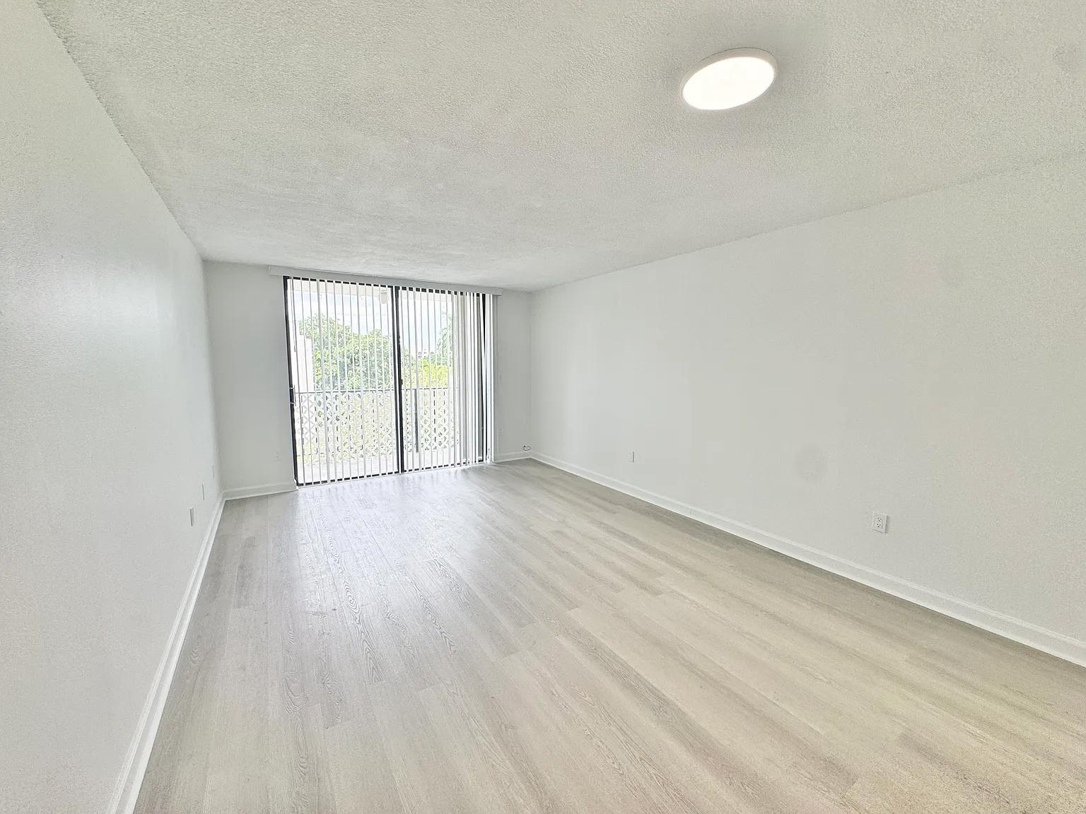 1 bed, 758 sqft, $1,875 — Photo 4