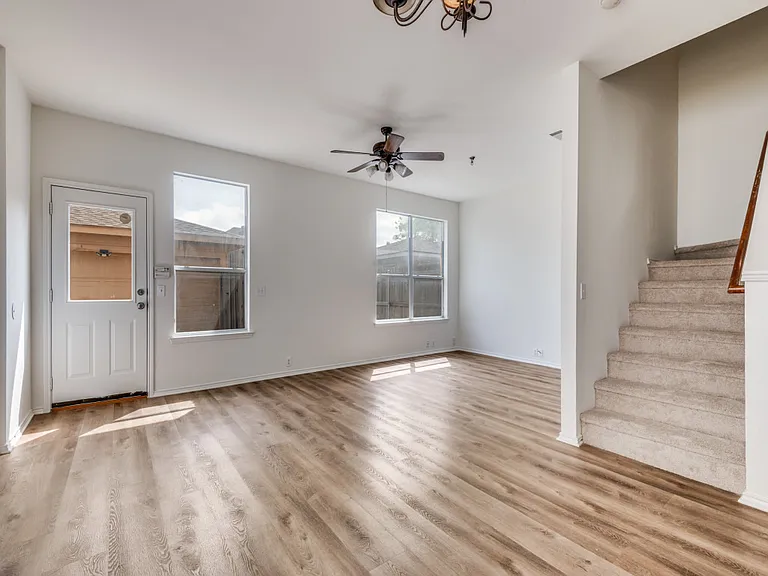 10716 Astor Dr — Photo 6