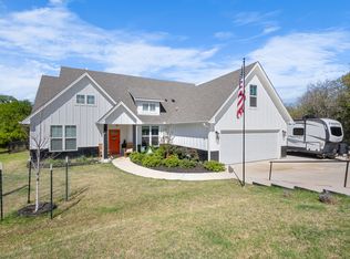 116 Lindsey Ln, Runaway Bay, TX 76426