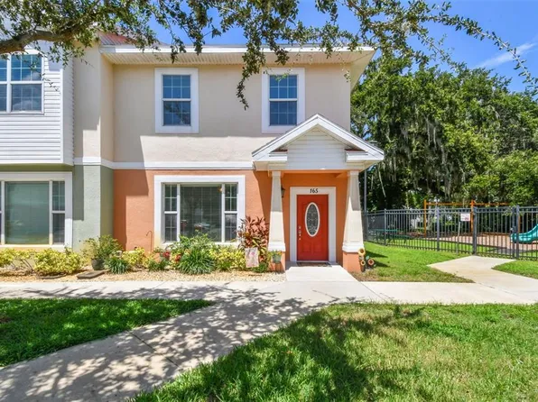 165 Alexander Woods Dr, Plant City, FL 33563