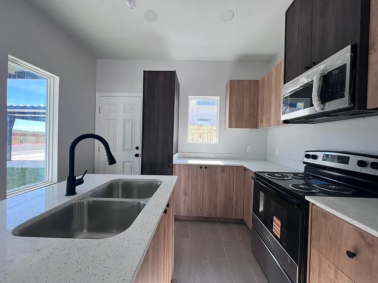 2309 S Hilltop Ave #3 — Photo 7