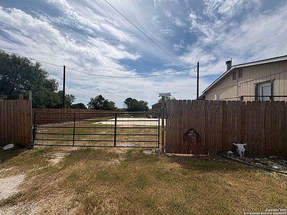 3rd image of 345 County Road 5634