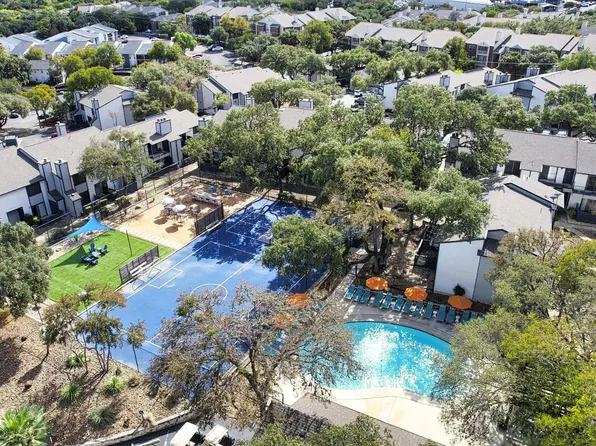 Elevate at Huebner Grove