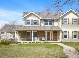 5050 Boulders Dr, Gurnee, IL 60031