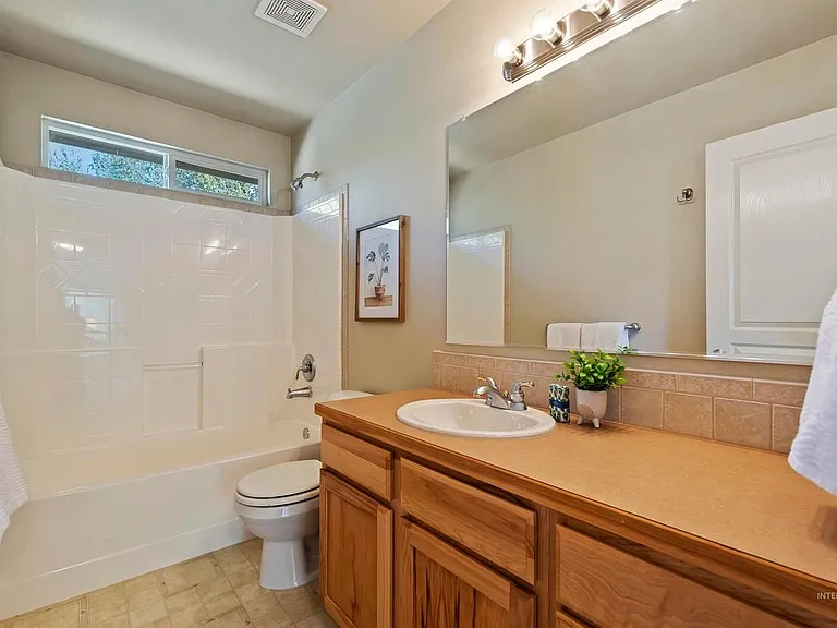 2516 E Alpomado Ct — Photo 21