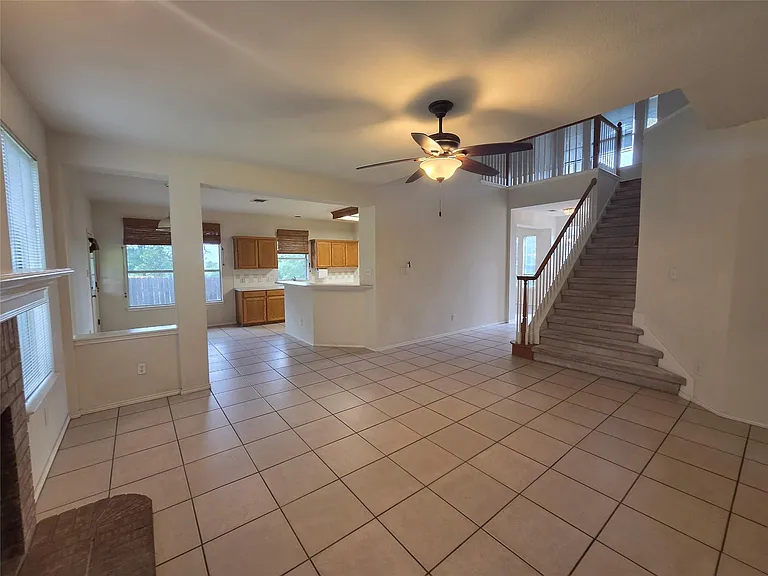 3208 Santee Dr — Photo 6
