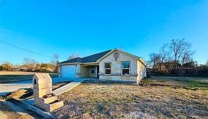 2nd image of 106 Country Club Dr
