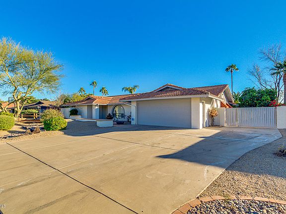 3rd image of 21 E Tierra Buena Ln