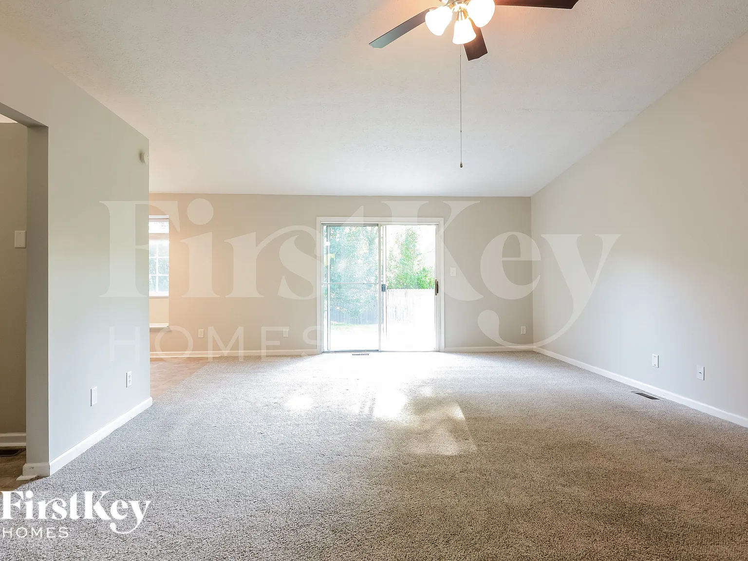 3 bed, 2.0 bath, 1300 sqft, $1,985 — Photo 2