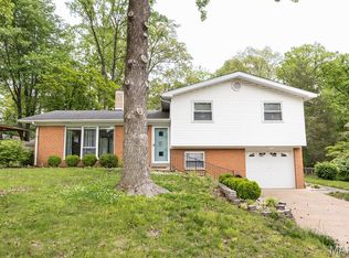 28 Berkshire Dr, Belleville, IL 62223