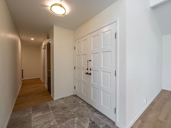 3rd image of 4864 N Hulbert Ave APT 103