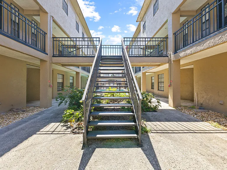 208 S Habana Ave #G — Photo 33