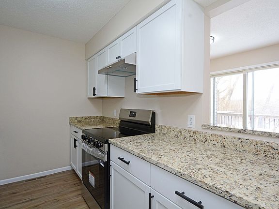 4th image of 5458 Egan Dr