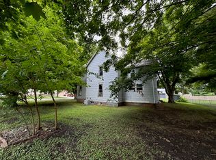 508 N East St, Le Roy, IL 61752