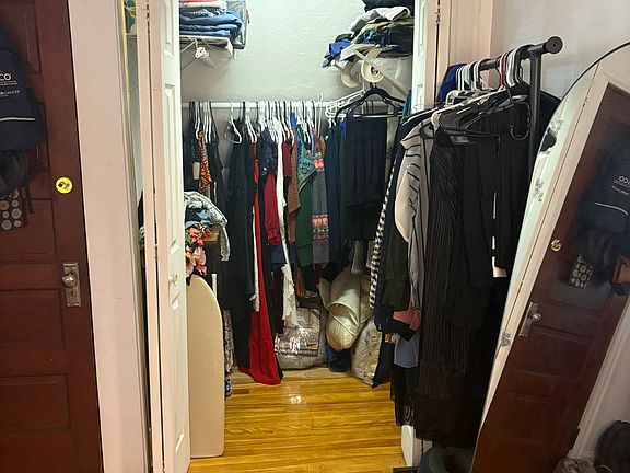 Walk-in closet