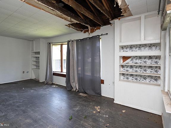 4th image of 747-747 Valley Green Ave #745