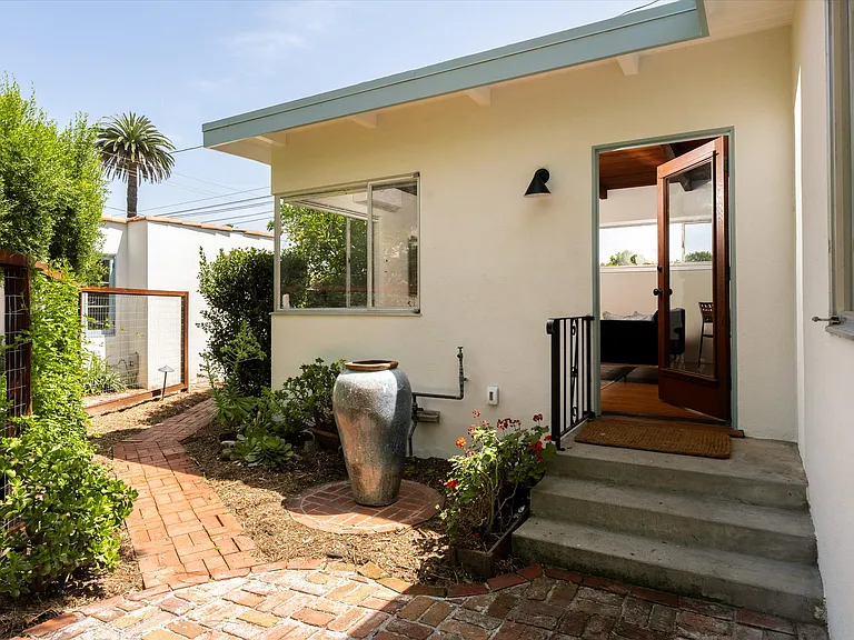 1103 N Nopal St — Photo 16