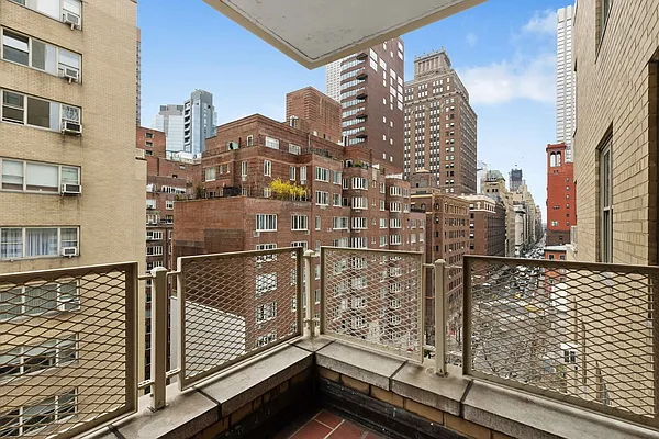 Rented by Byson Real Estate Company | media 12