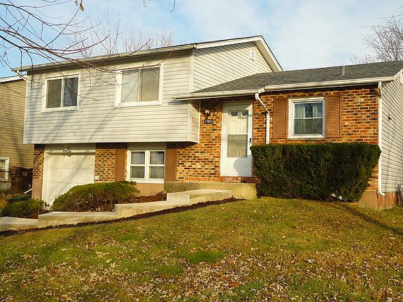 3rd image of 17851 Harvard Ln