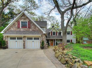 1921 Wynwood Dr, Rocky River, OH 44116