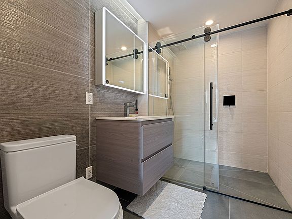 2nd image of 144-49 Northern Blvd #405
