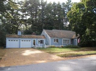 21 Locksley Rd, Lynnfield, MA 01940