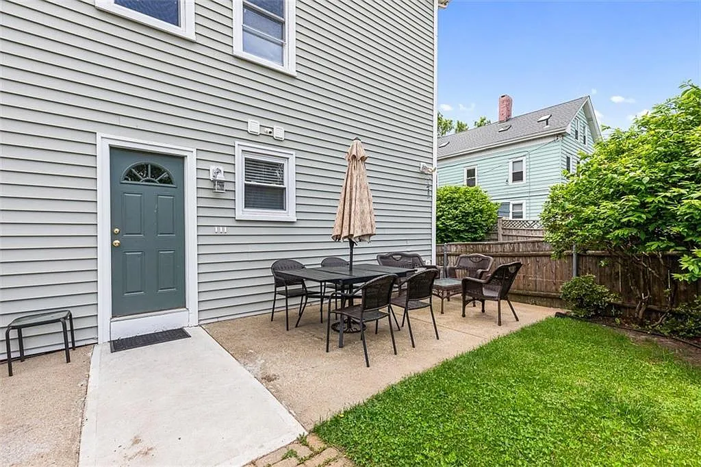 2 bed, 1.0 bath, 838 sqft, $2,900 — Photo 4