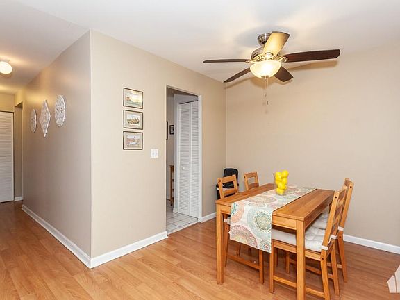 3rd image of 3825 N Pine Grove Ave APT 312