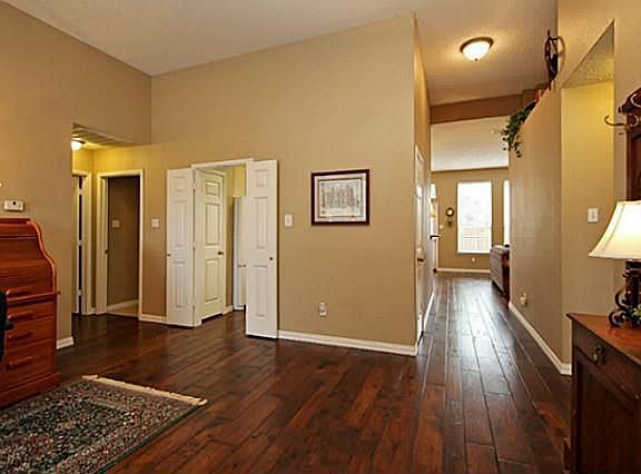 2nd image of 3521 Kimble Dr