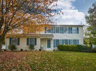 5 Ronald Cir, Oreland, PA 19075