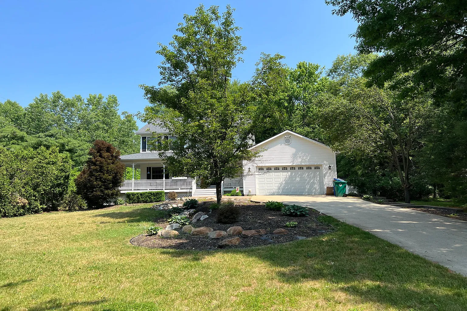 2064 Marc Dr photo 1