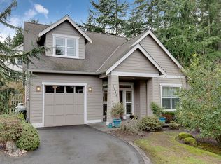 1246 Shanti Ln NE, Bainbridge Island, WA 98110