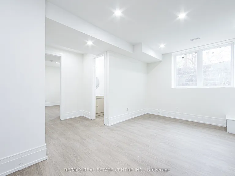 143 Balsam Dr — Photo 15