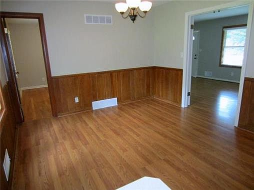 5th image of 6541 Melrose Ln