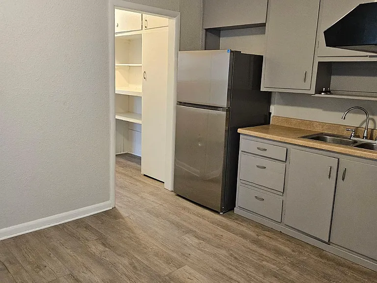 5721 E Easton St — Photo 5