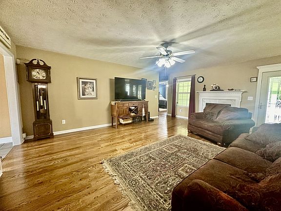 5th image of 501 Christy Dr