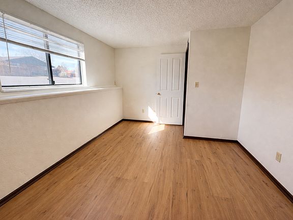 5th image of 139 Juniper Pl APT B