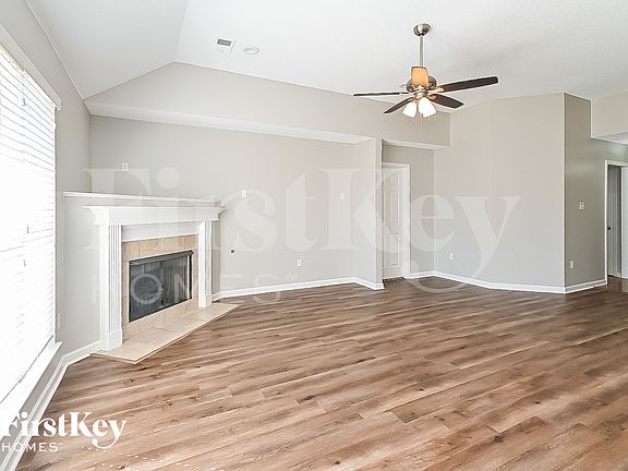 3rd image of 2745 Russum Dr