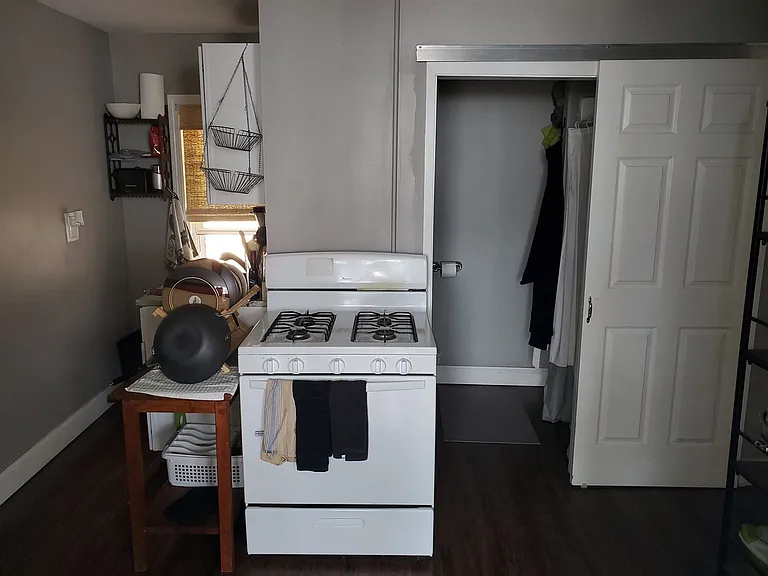 819 Elm St #13 — Photo 5